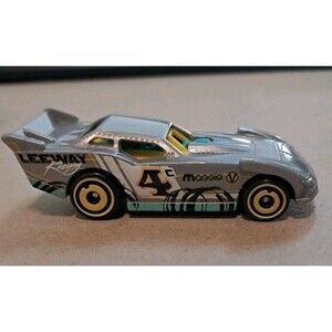 Hot Wheels Maximum Leeway Silver Race Car #4 Leeway Racing Diecast 1:64